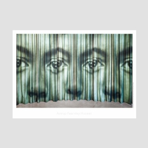 Plakat Frida Orupabo - Her