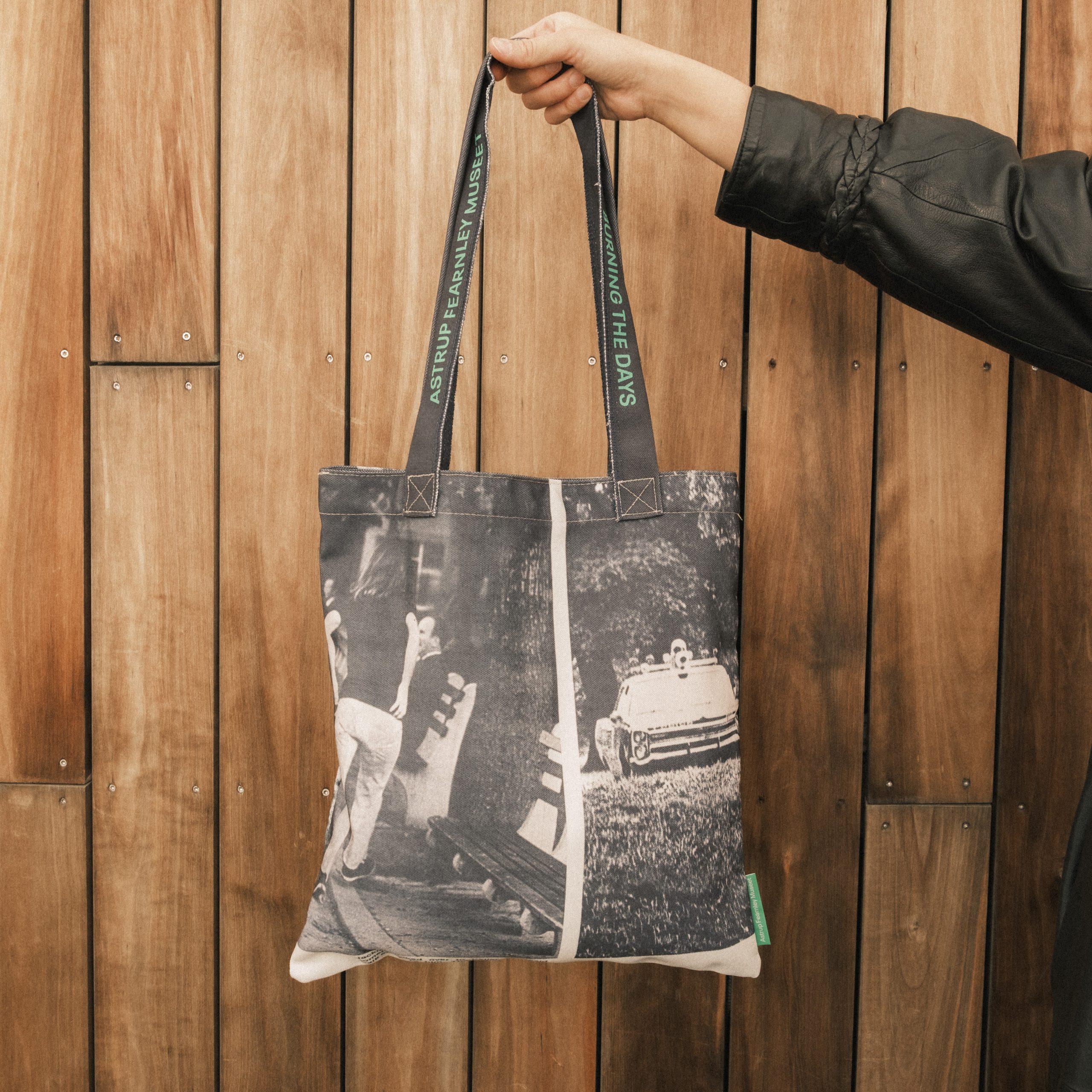 Art Bag Lutz Bacher - Image 7