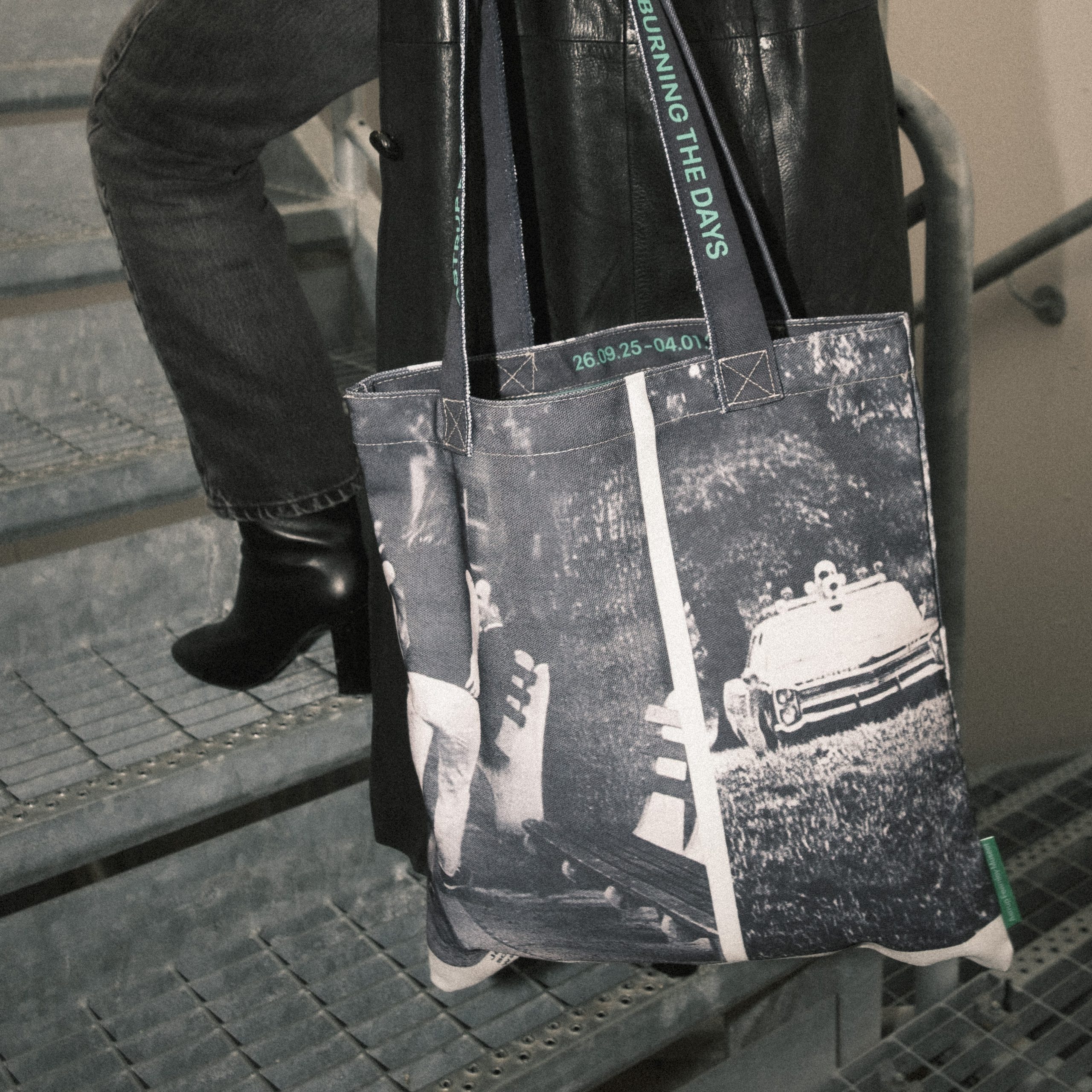 Art Bag Lutz Bacher - Image 4